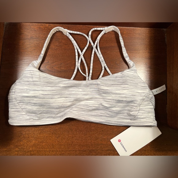 Lululemon Free to be Zen Bra NWT - Picture 4 of 4